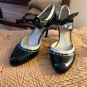 Anne Klein Saddle Heel